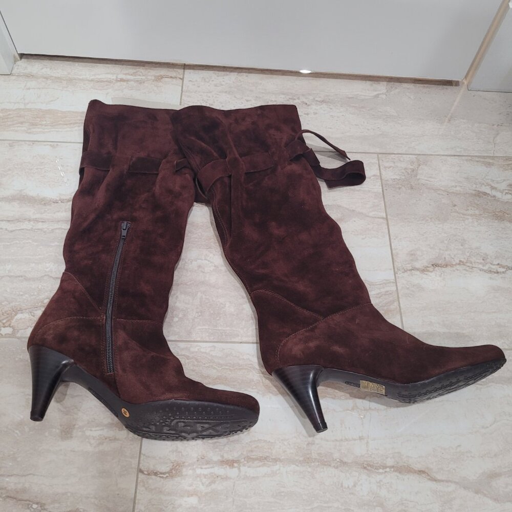 Stunning Chocolate Suede Tall Boots. EU 38. US 8. Paco Herrero. - Picture 7 of 9